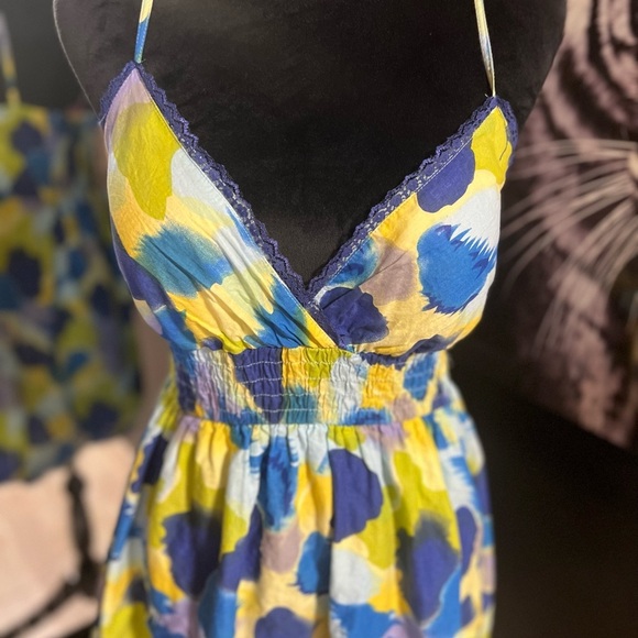 💙💛EUC SUPER CUTE SPAGHETTI STRAP SUMMER DRESS SZ L💙💛 - Picture 1 of 7